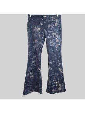 Free People Flare Jeans 28 Blue Floral Print Stretch Bell Bottom Boho 70s Denim